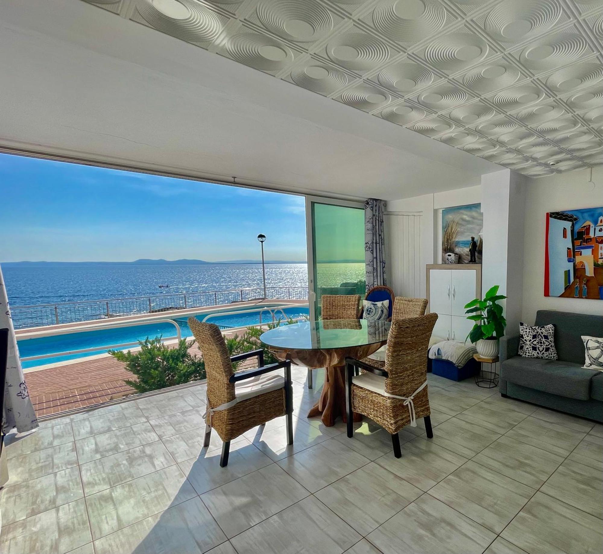 Magnifique Appartement En Front De Mer, Caneylles Roses Exterior foto