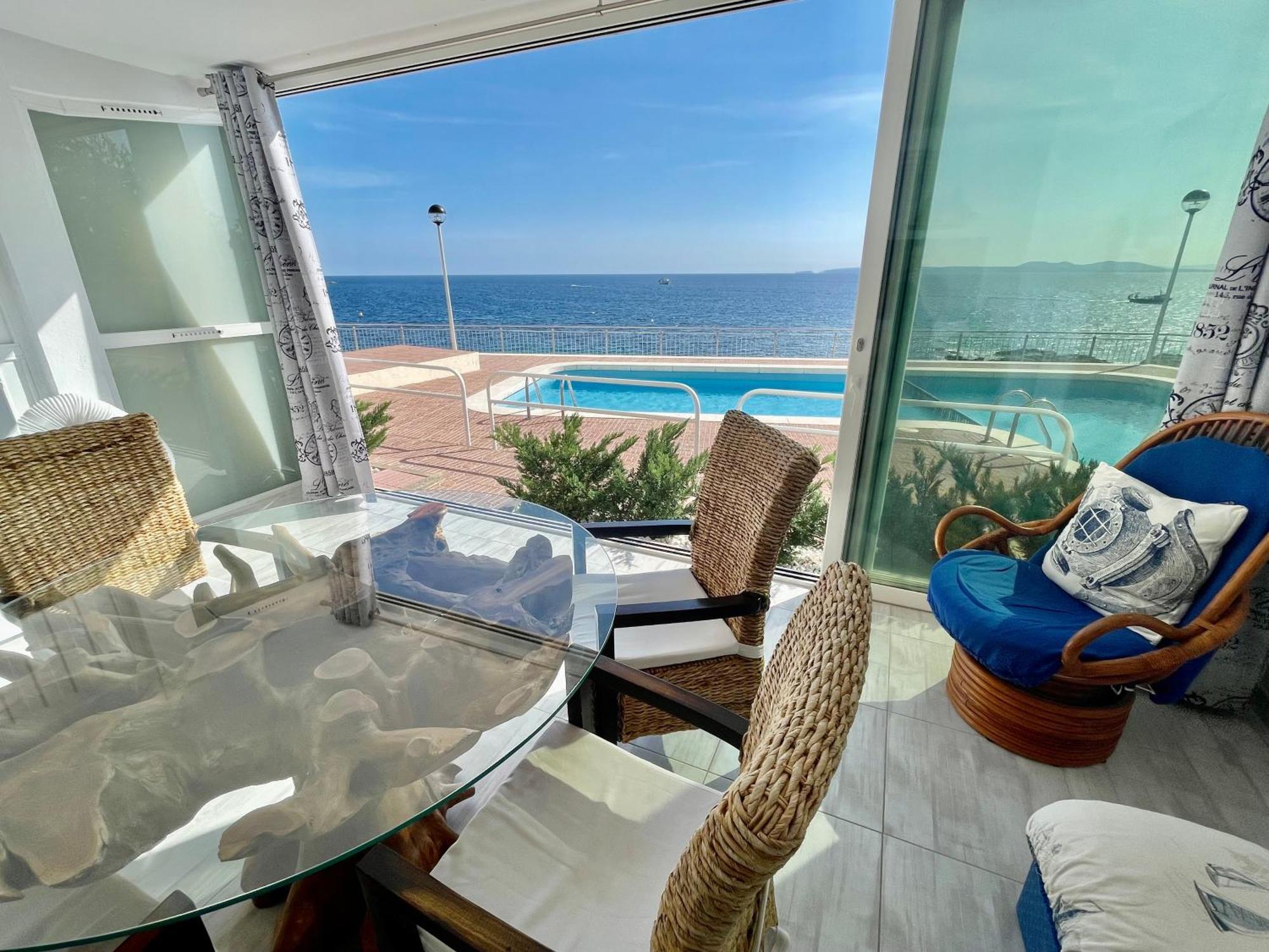 Magnifique Appartement En Front De Mer, Caneylles Roses Exterior foto